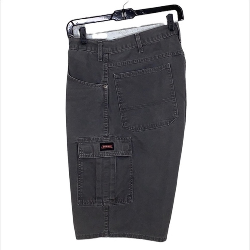 Dickes gray jean cargo shorts relaxed fit size 38 EUC - Picture 1 of 16